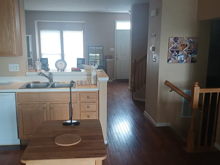 25458 Paine St — Photo 2