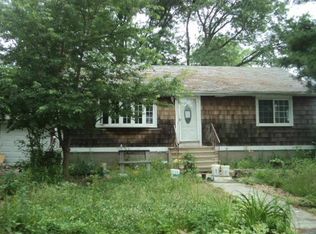 25 Laurel Pl, Stratford, CT 06615