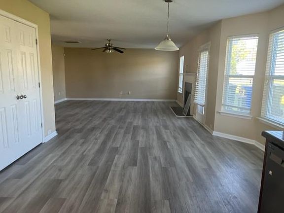 5th image of 3507 Rosebud Park Dr