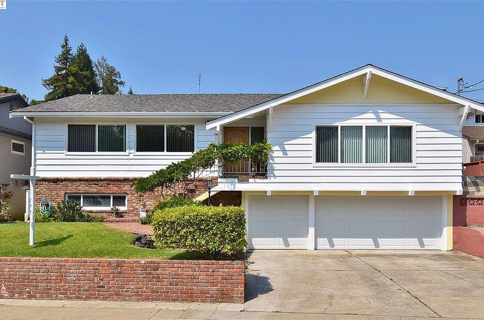 1st image of 21465 Tanglewood Dr