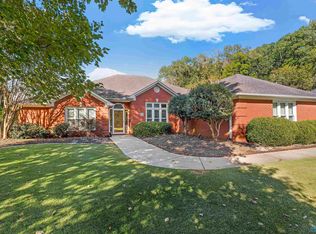 148 Cove Creek Dr, Decatur, AL 35603