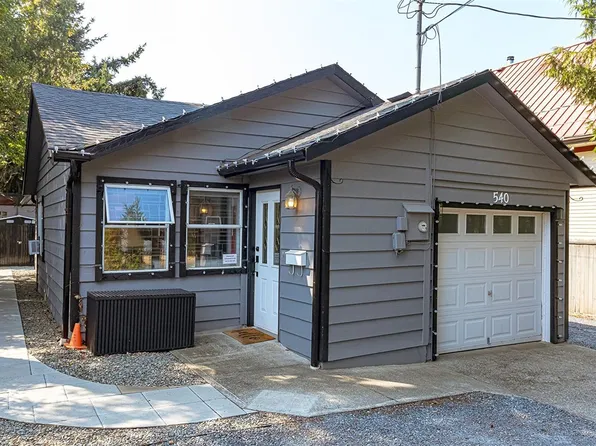 540 Langford St, Victoria, BC V9A 3C6