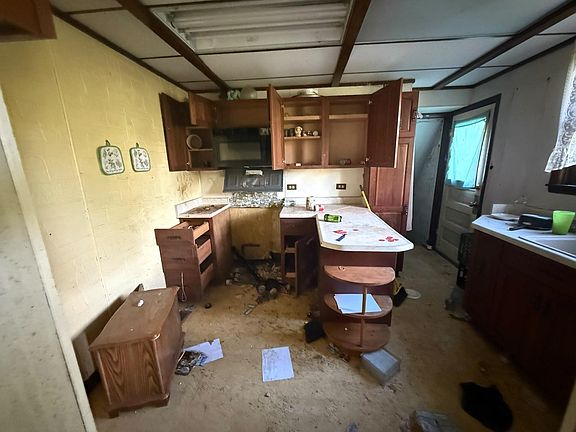 4th image of 604 Frazier Run Rd