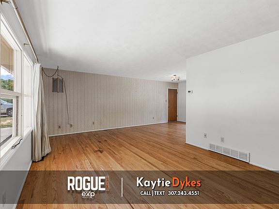 4th image of 1320 Kingsbury Drive