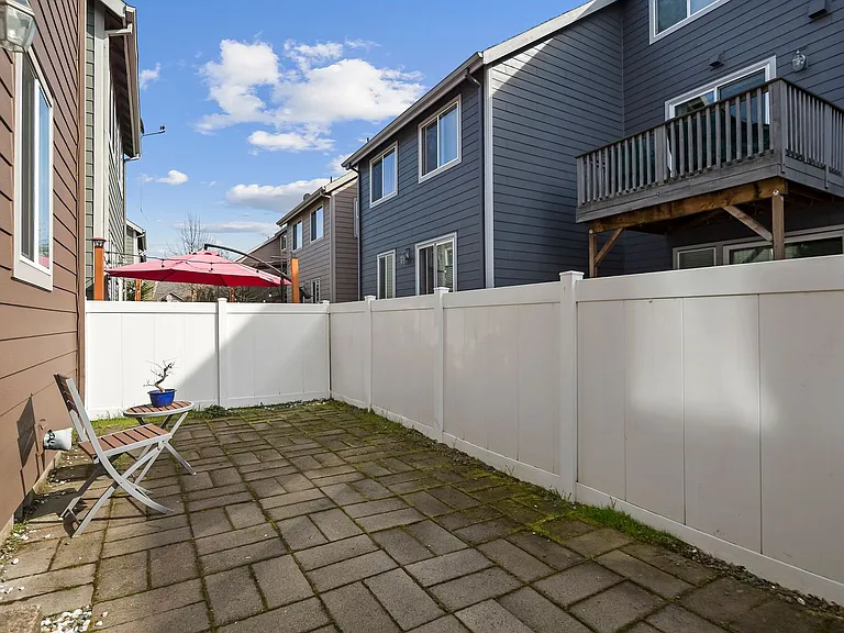 9284 SW Sweek Dr — Photo 27