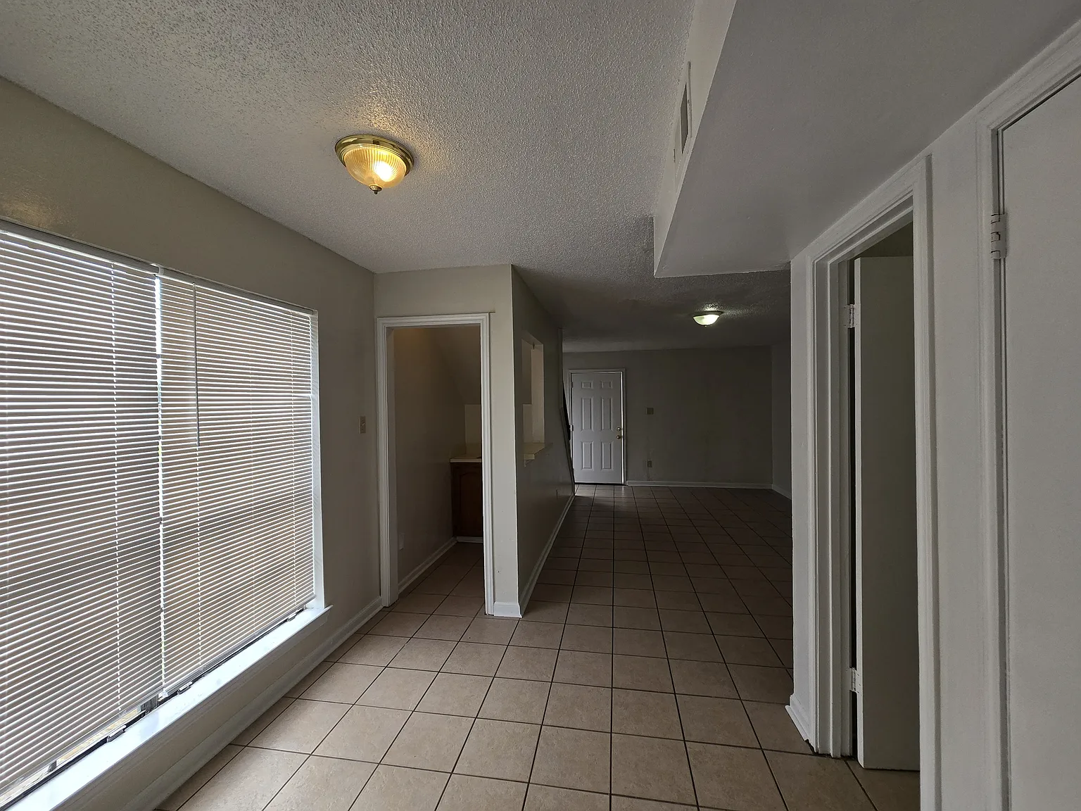 118 D Oakridge Ave - 1 — Photo 4