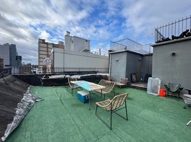 515 W 46th St