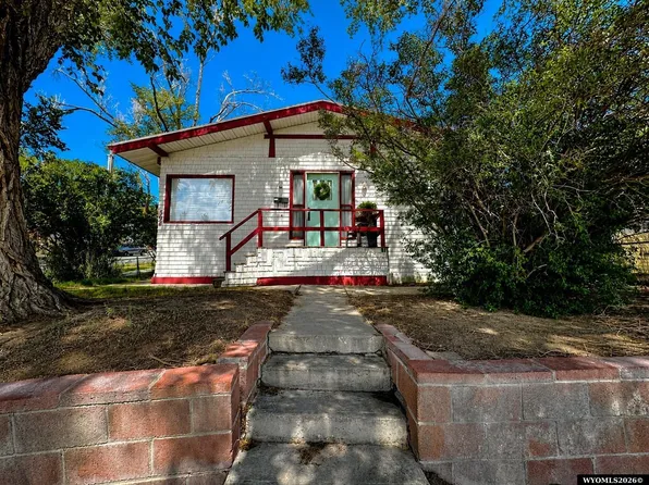 394 W Flaming Gorge Way, Green River, WY 82935
