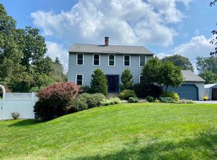 107 Willowbrook Ave, Stratham, NH 03885