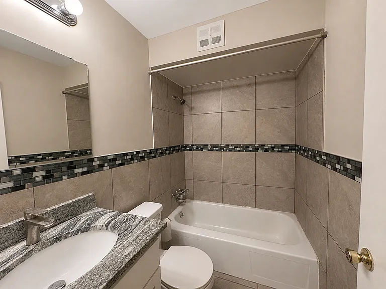 1880 Axtell Rd #2 — Photo 10