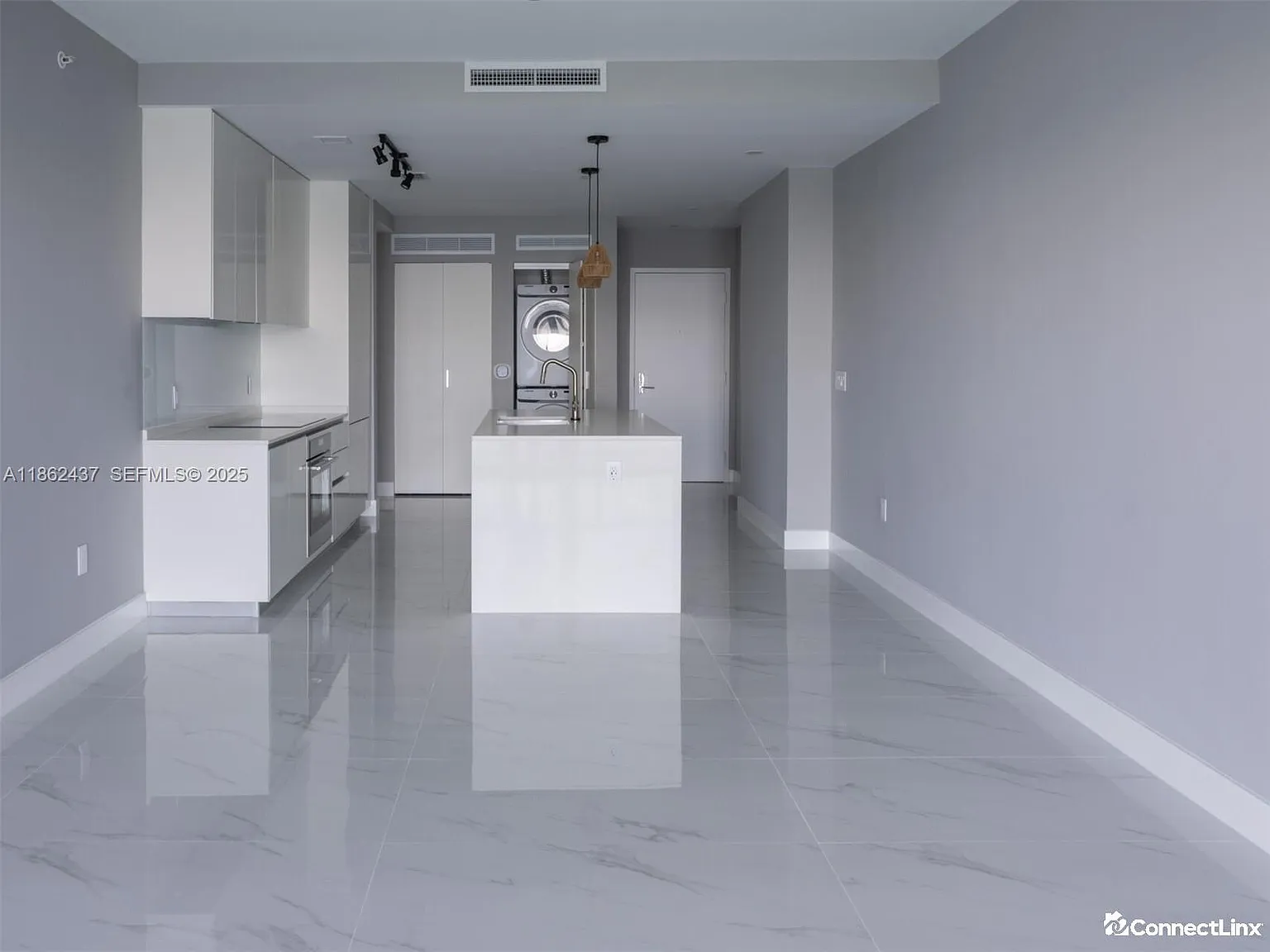 2 bed, 2.0 bath, $7,450 — Photo 4