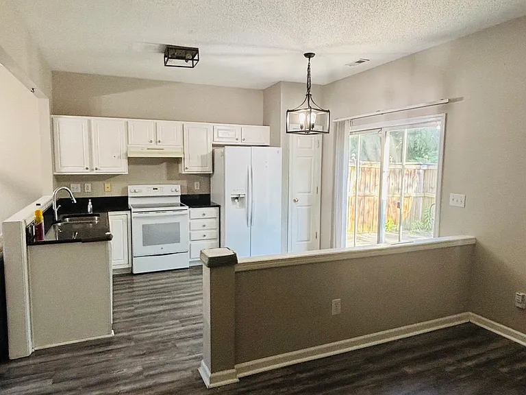 103 Chinabrook Ct — Photo 5