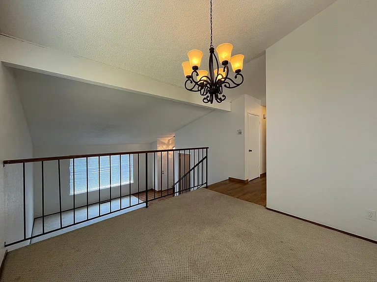 270 Riverview Dr — Photo 6
