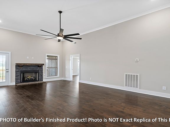 5th image of 213 Hereford Blvd
