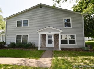 1330 N Glen Cir APT C, Aurora, IL 60506