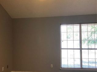 2853 Garden Grove Rd, Grand Prairie, TX 75052