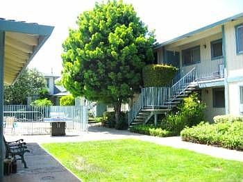 3rd image of 5502 Camden Ave APT B1