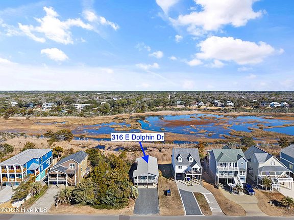 3rd image of 316 E Dolphin Drive