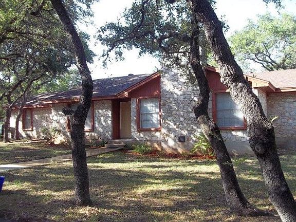 4th image of 306 Laurel Hl
