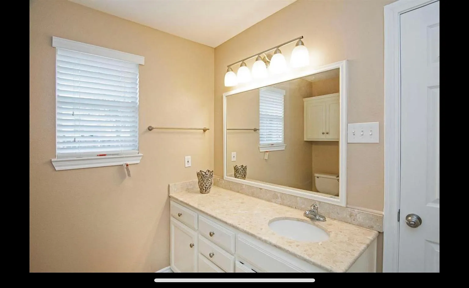 206 Ridgeway Dr — Photo 2