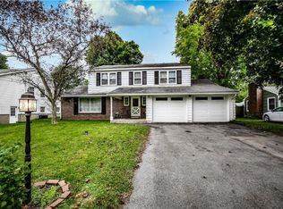 4096 Bel Harbor Dr, Liverpool, NY 13090