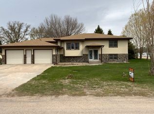 306 E 1st St, Chambers, NE 68725
