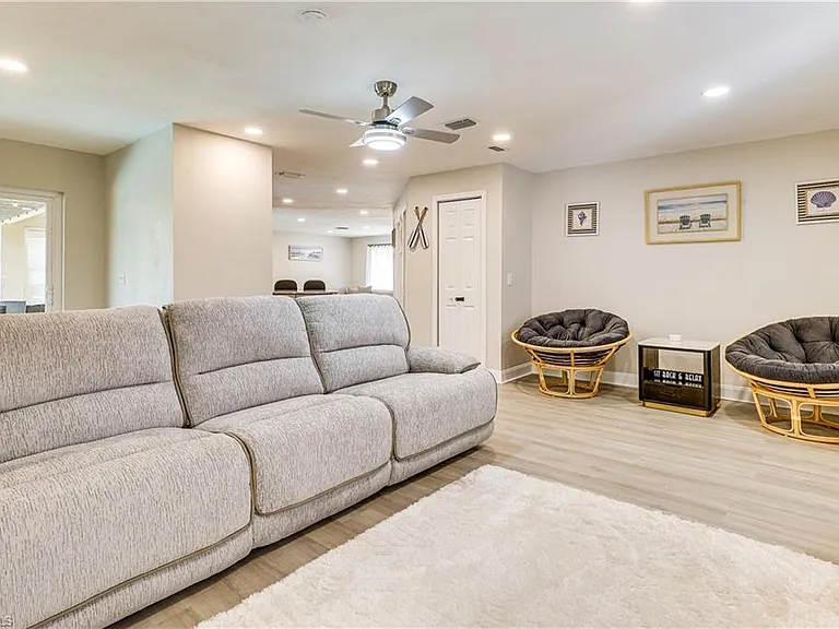 6030 Perthshire Ln — Photo 12