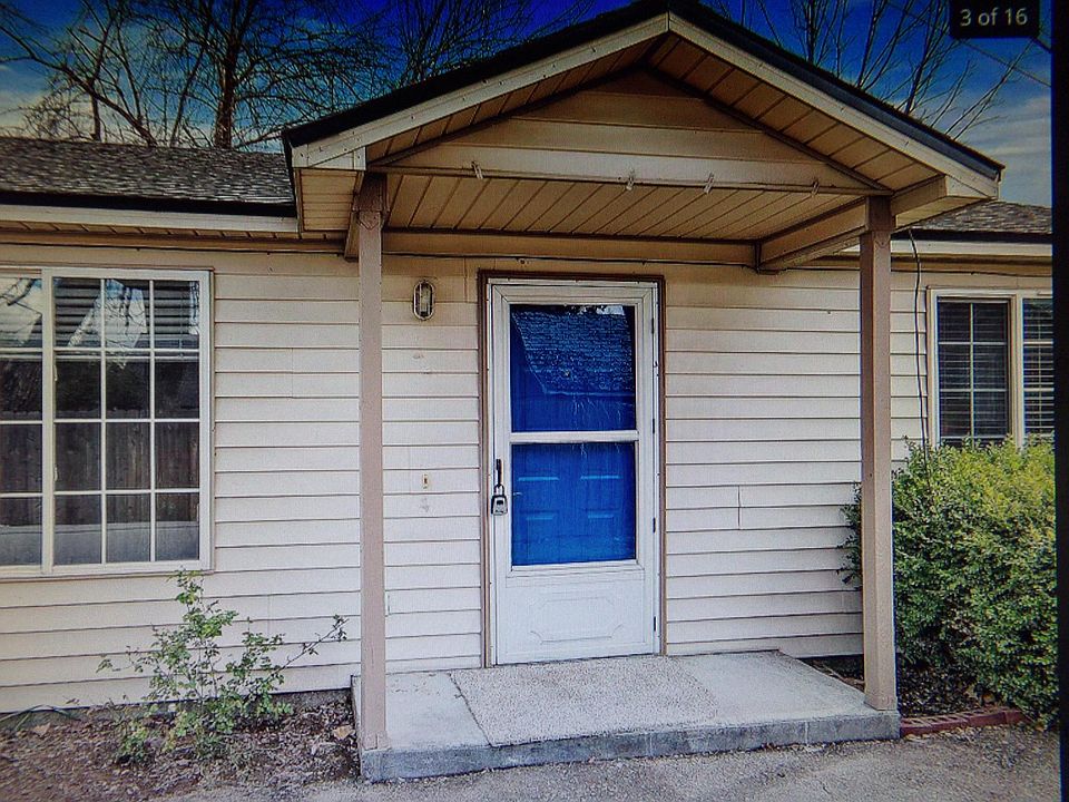1st image of 1915 Blaine St
