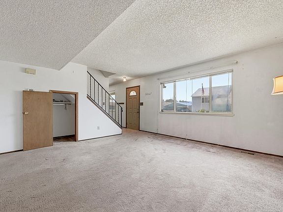 4th image of 2834 Monroe Ln #B