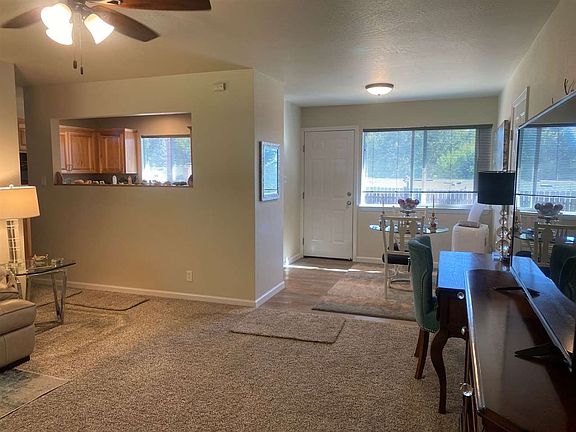 3rd image of 812 Park Pl