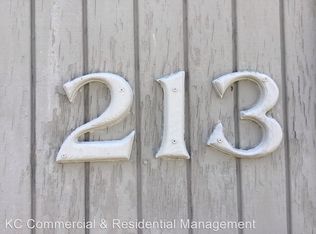 213 W Main St APT C, Smithville, MO 64089
