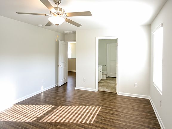 4th image of 344 Augustine Dr