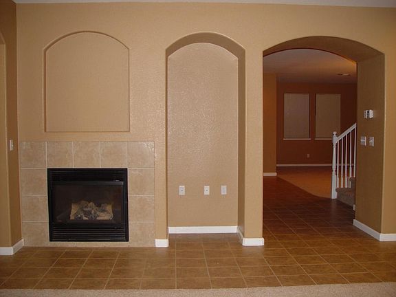 5th image of 17965 Daffodil Hill St