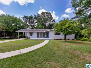 1421 Linda Vista Ln, Vestavia Hills, AL 35226