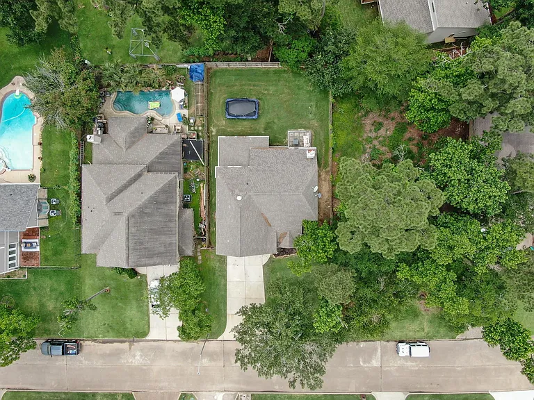 3215 Canterbury Ln — Photo 36