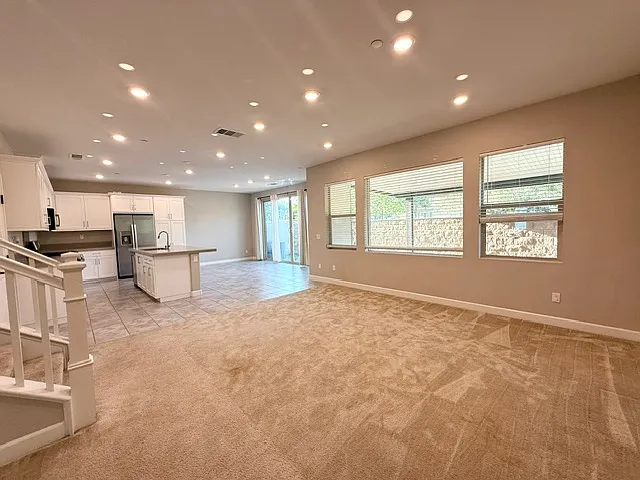 4 bed, 1950 sqft, $4,195 — Photo 3
