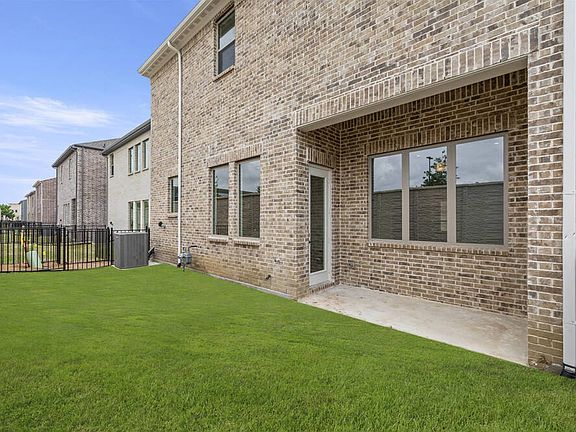 Exterior Design Rear Representative Photo