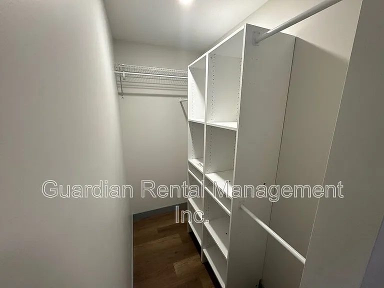 214 Windemere Ave S — Photo 4