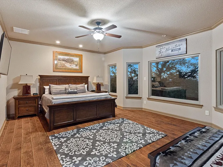 785 Lake Frst — Photo 19