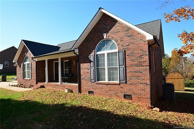 1st image of 1319 Broomsage Ln