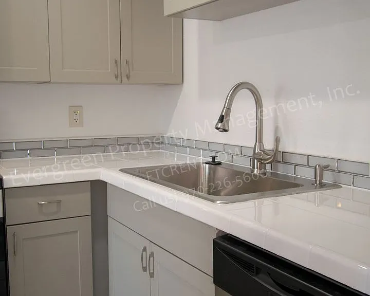 1705 Heatheridge Rd #M301 — Photo 7
