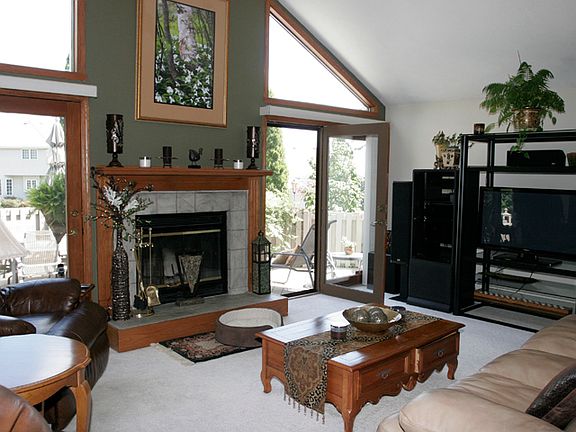 5th image of 922 Darwin Dr