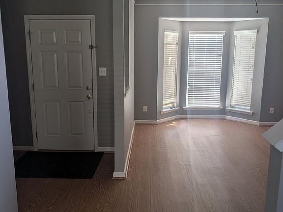 3rd image of 10626 Pendragon Pl