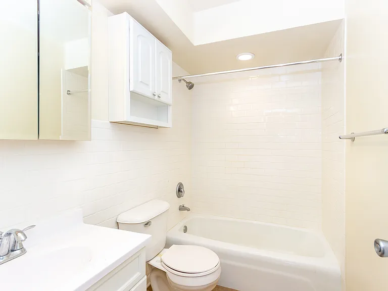209 S. Oak Park Avenue — Photo 13