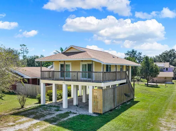 3195 Laurel Dr, Gulf Breeze, FL 32563