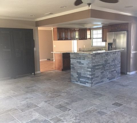 3rd image of 1211 Lady Guinevere Dr