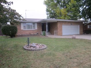 1346 Airport Rd, Lincoln, IL 62656