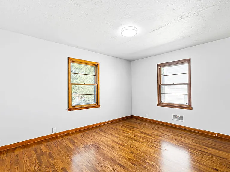 2510 Sylvanie St — Photo 16