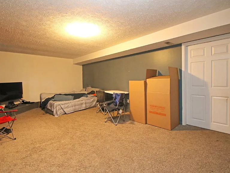 1041 Oak View Ct — Photo 20
