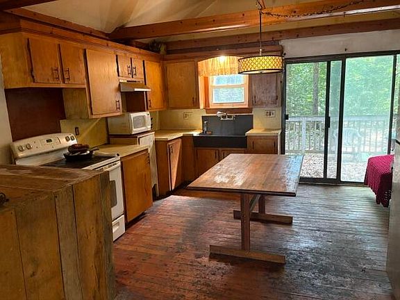 3rd image of 98 Basin Road